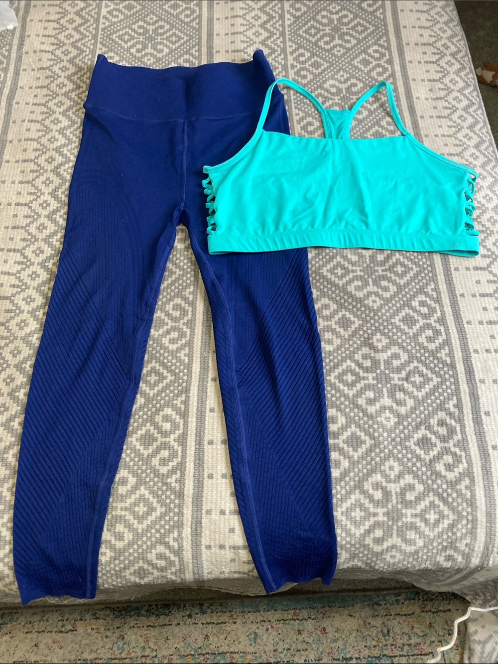 Fabletics Blue Leggings & Teal Sports Bra Set